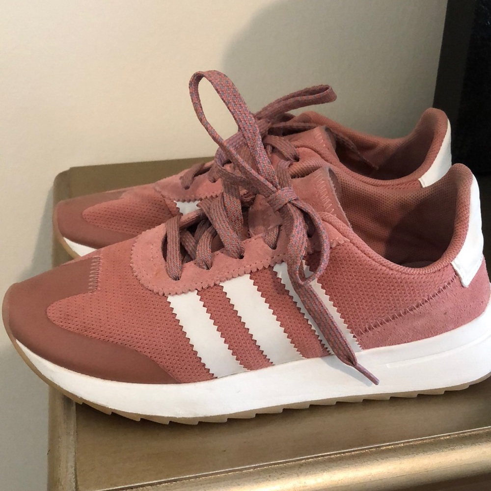 Pastel pink vintage Adidas